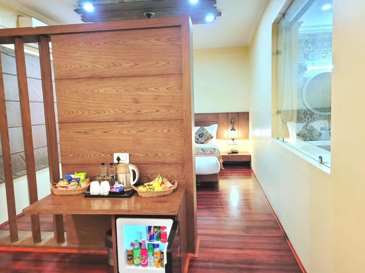 Hotel Green Rooms, Vintage Luxury Near Dal Lake Srīnagar Dış mekan fotoğraf